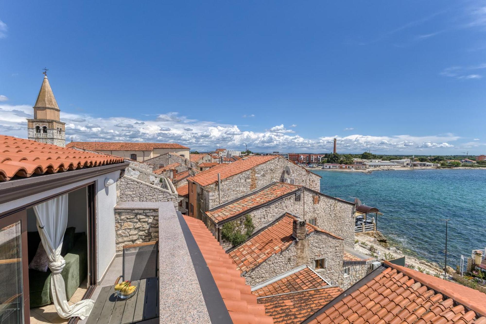 Old Town Apartments In Umago Esterno foto